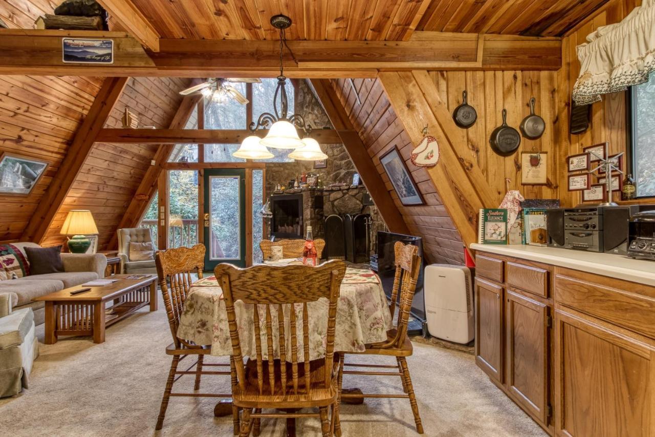 Mountain Springs Chalet Gatlinburg Buitenkant foto