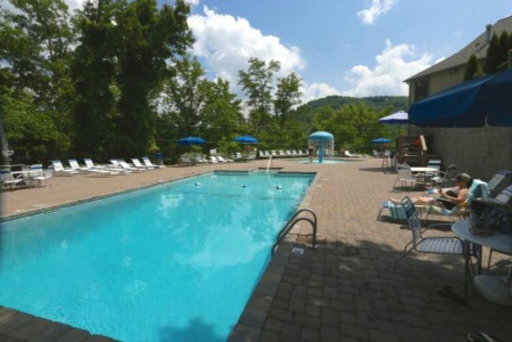 Mountain Springs Chalet Gatlinburg Buitenkant foto